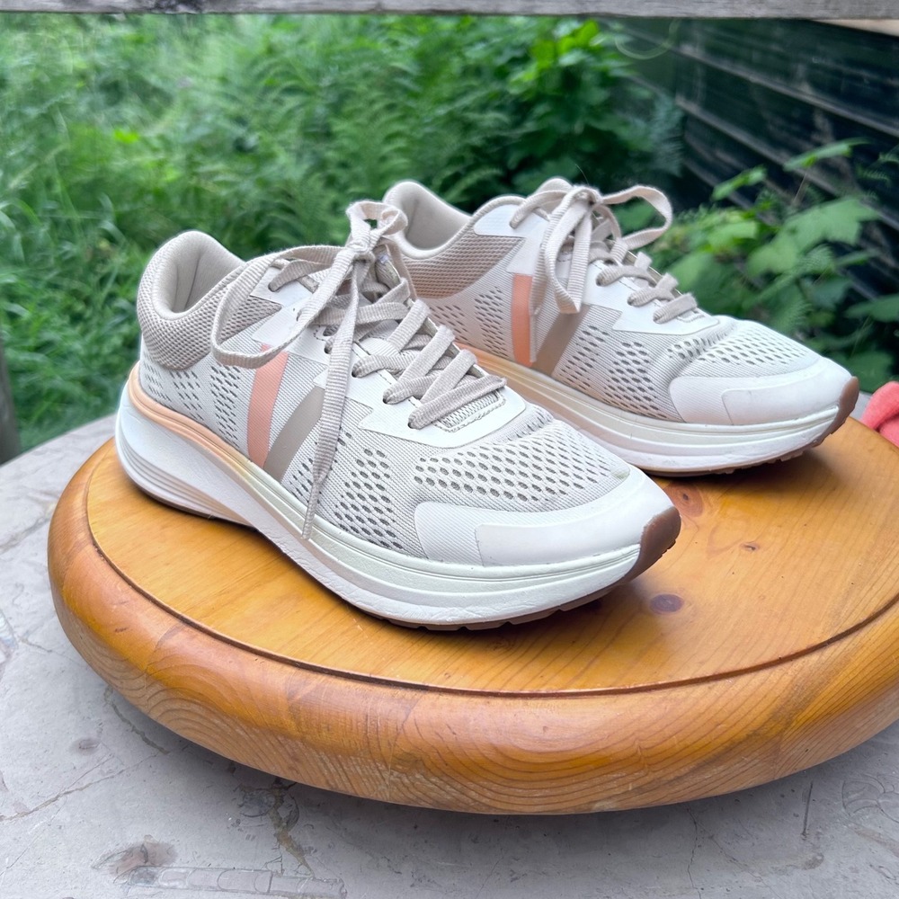 Vionic Limitless Sneakers Womens Size 6 Marshmallow Apricot Walking Shoes Vionic
